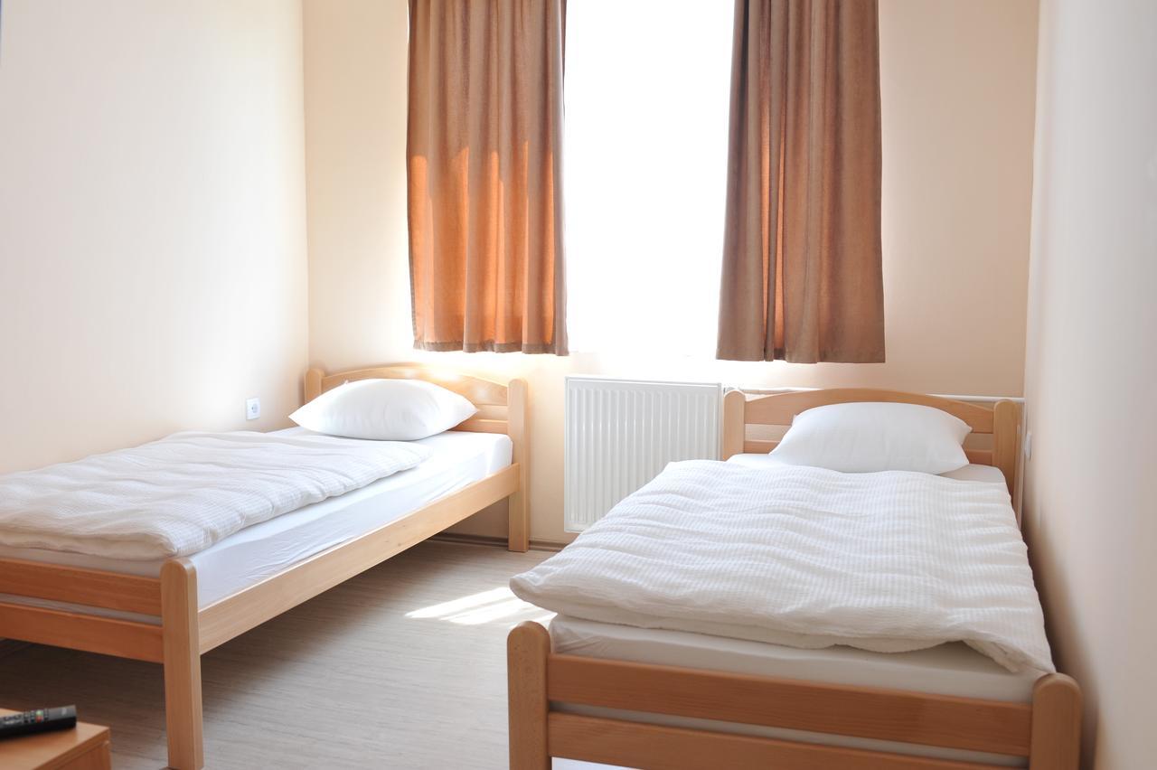 City Hostel Баня-Лука Экстерьер фото